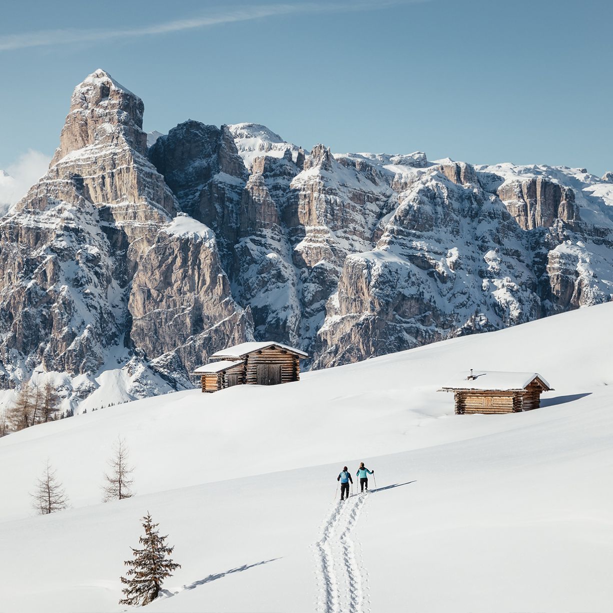 Scialpinismo tra le baite innevate