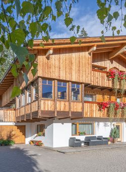 facciata in legno di Ciasa Fornata